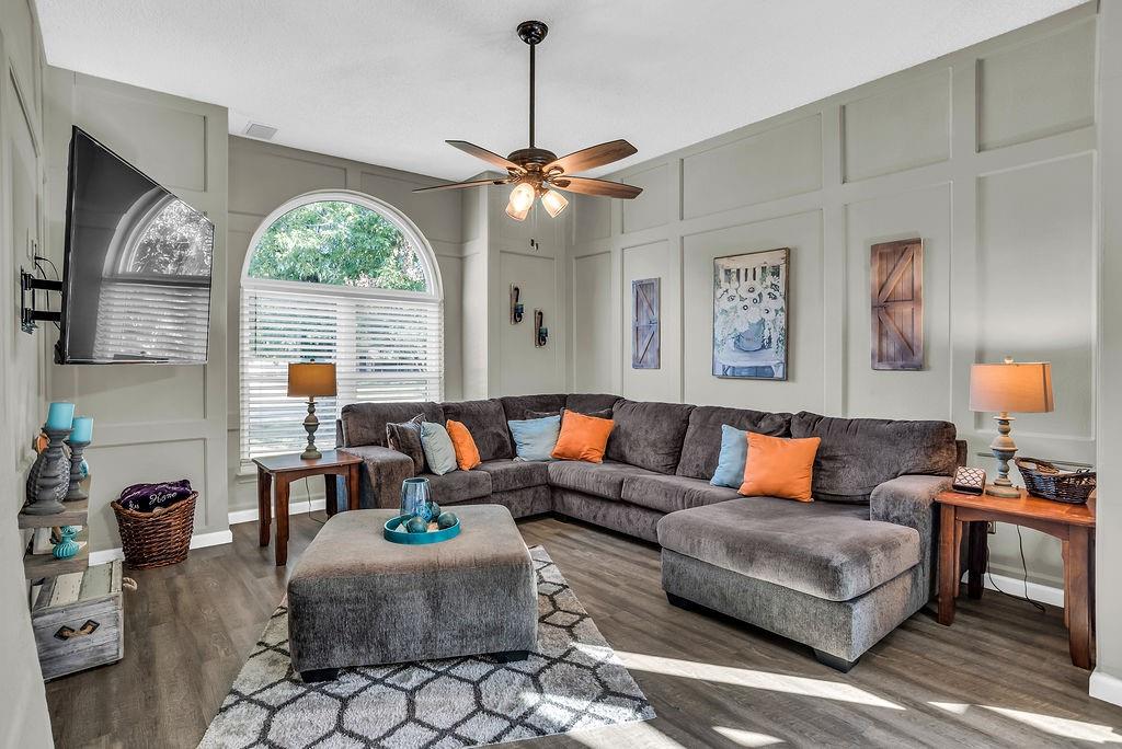 423 Clayton Street Property Photo 4