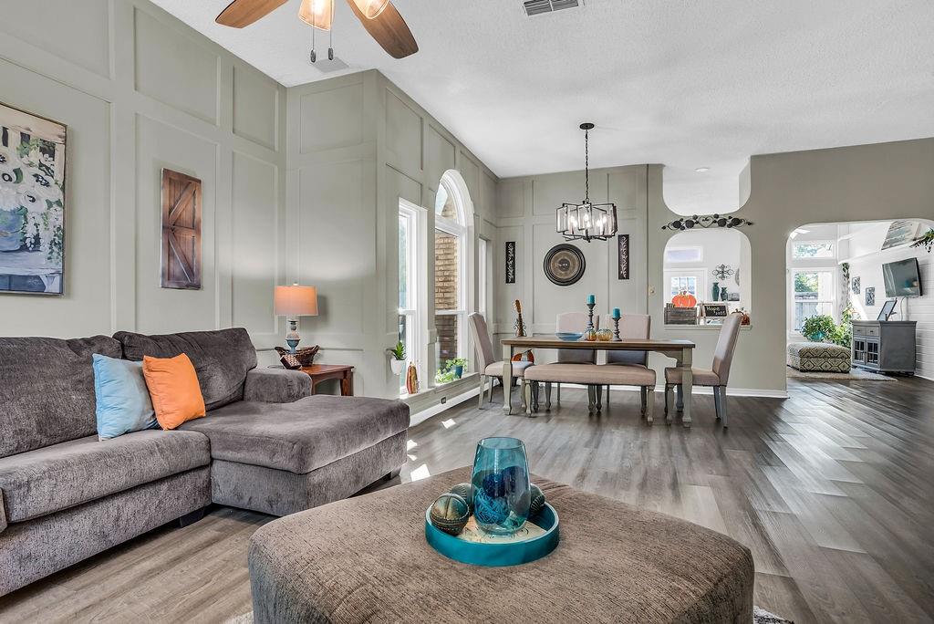 423 Clayton Street Property Photo 5