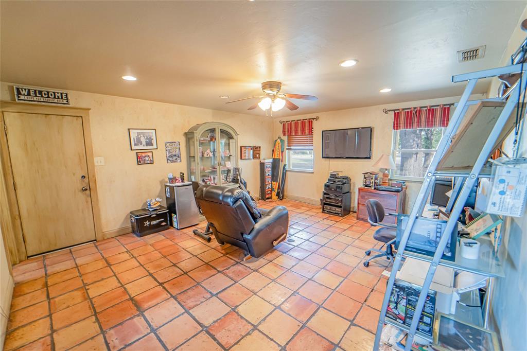 2 London Lane Property Photo 23