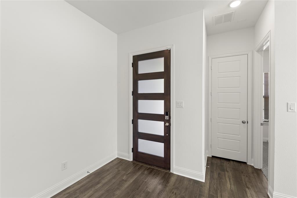 2526 Campden Mews Property Photo 1