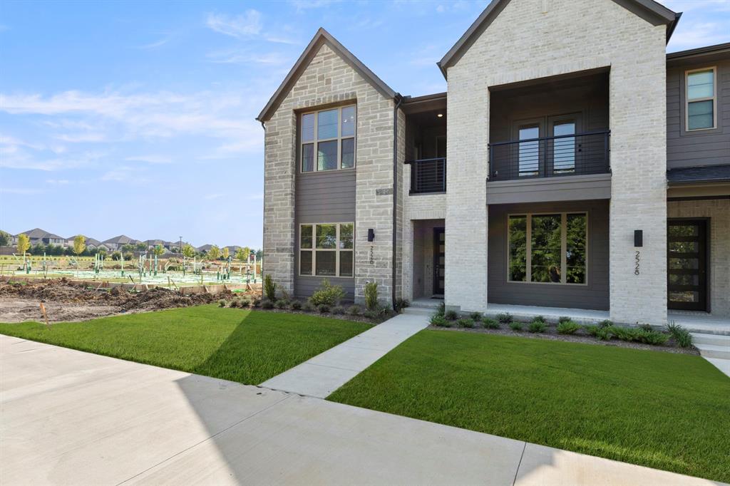 2526 Campden Mews Property Photo 2
