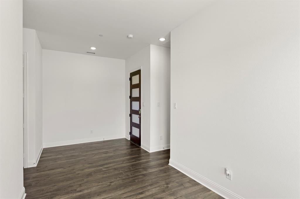 2526 Campden Mews Property Photo 6
