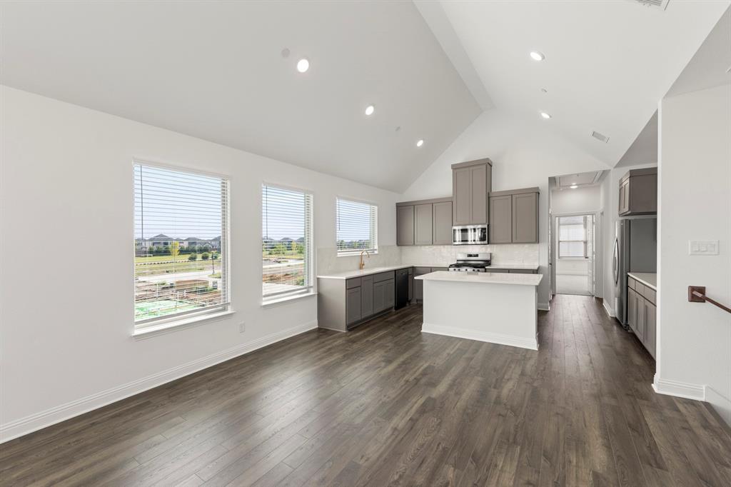 2526 Campden Mews Property Photo 18