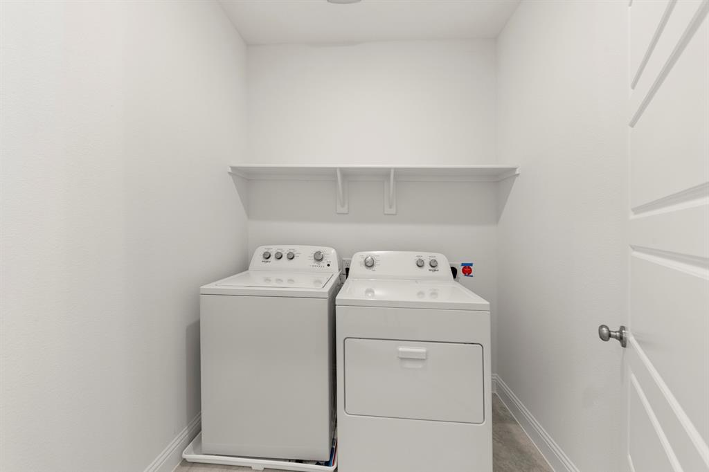 2526 Campden Mews Property Photo 25