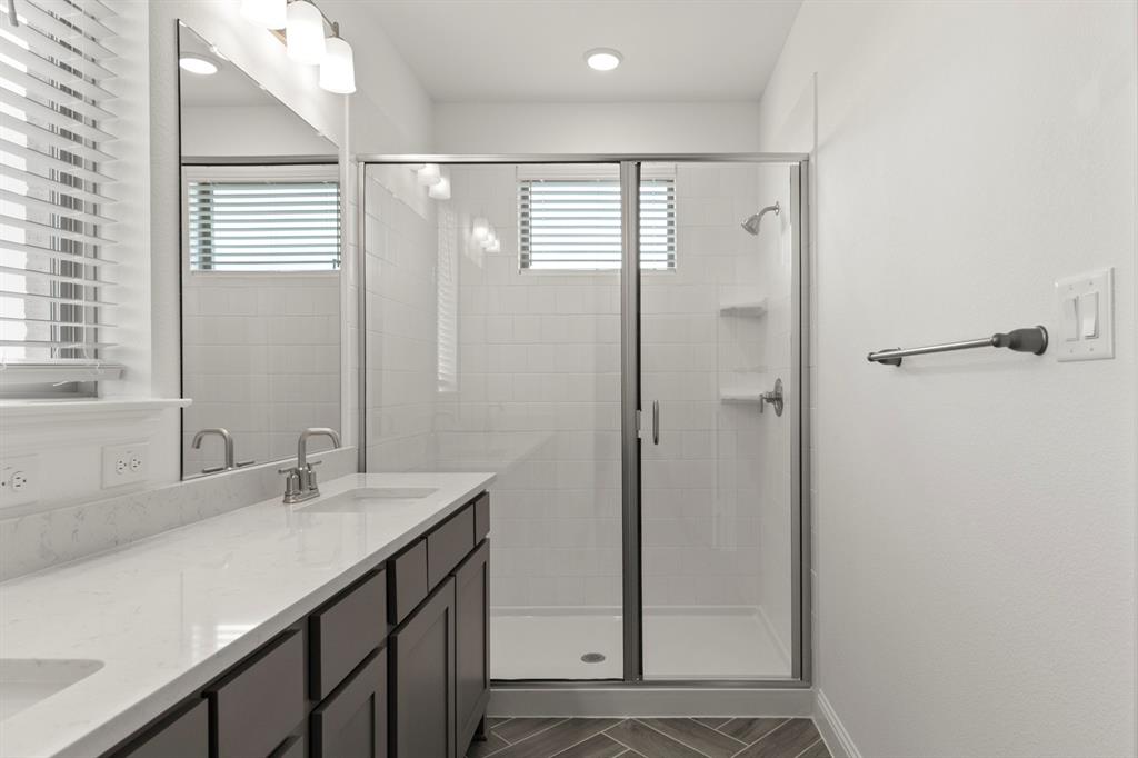 2526 Campden Mews Property Photo 32