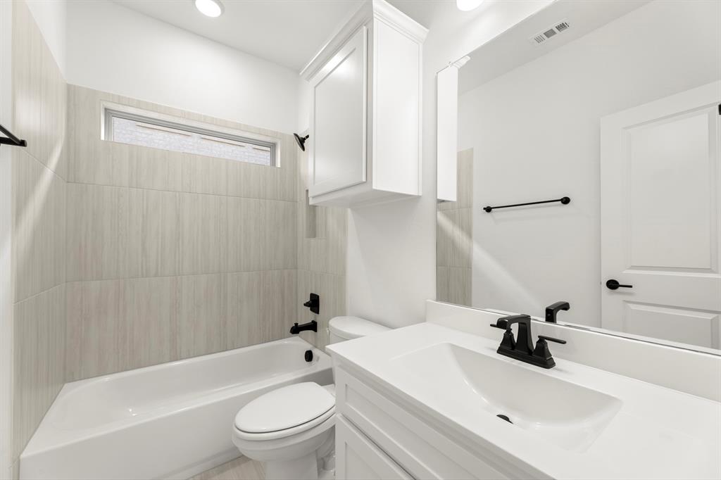 2413 Belmont Road Property Photo 5