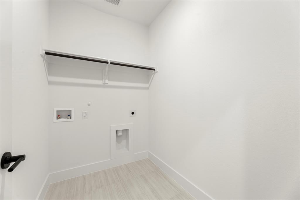 2413 Belmont Road Property Photo 6