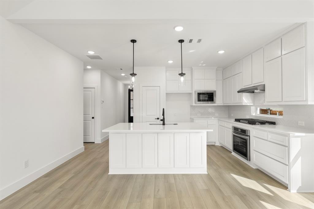 2413 Belmont Road Property Photo 7