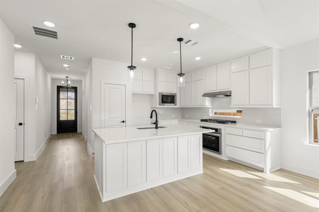 2413 Belmont Road Property Photo 8