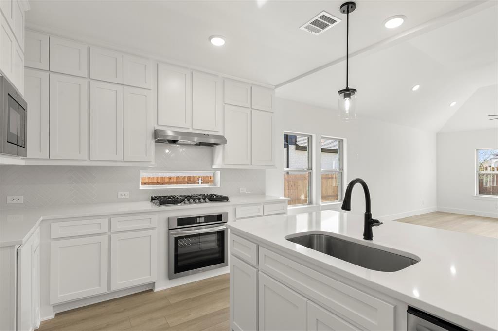 2413 Belmont Road Property Photo 10