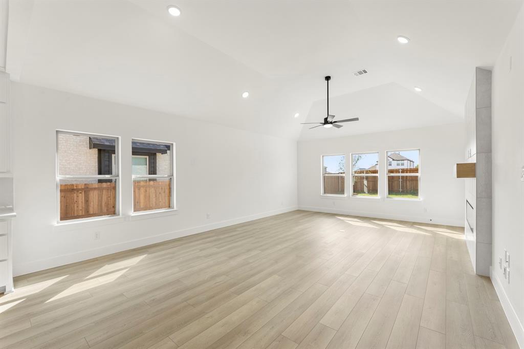 2413 Belmont Road Property Photo 11