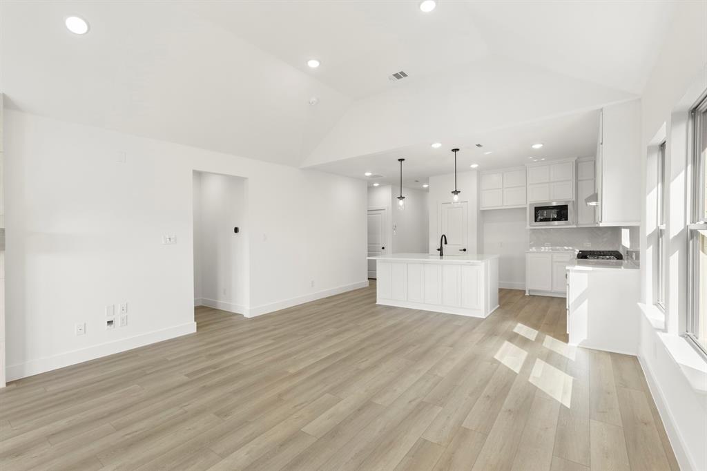 2413 Belmont Road Property Photo 12