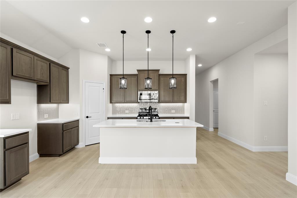 2122 Nw Bloomsbury Lane Property Photo 2