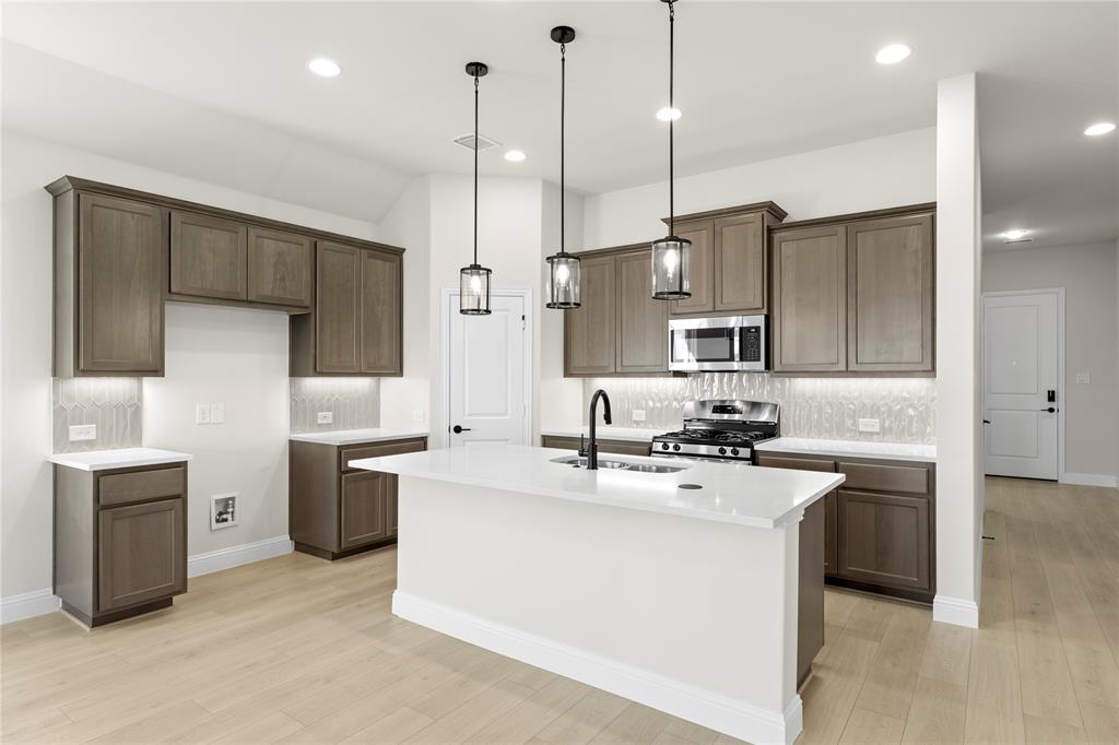 2122 Nw Bloomsbury Lane Property Photo 3