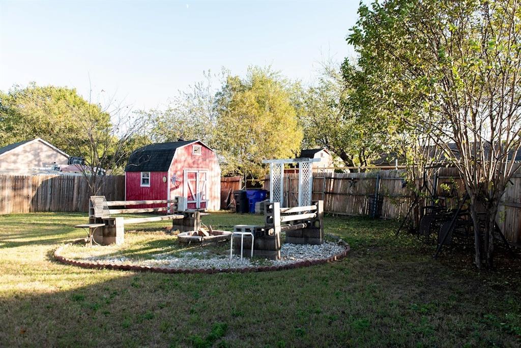 7154 Hedge Drive Property Photo 4