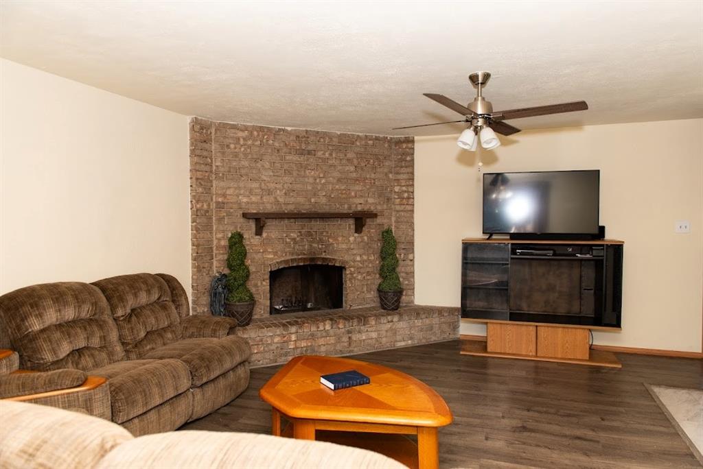 7154 Hedge Drive Property Photo 14