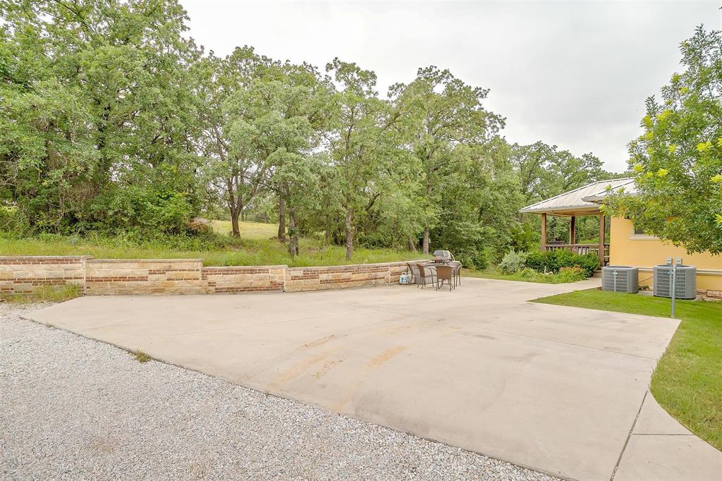 383 County Rd 3672 Property Photo 7