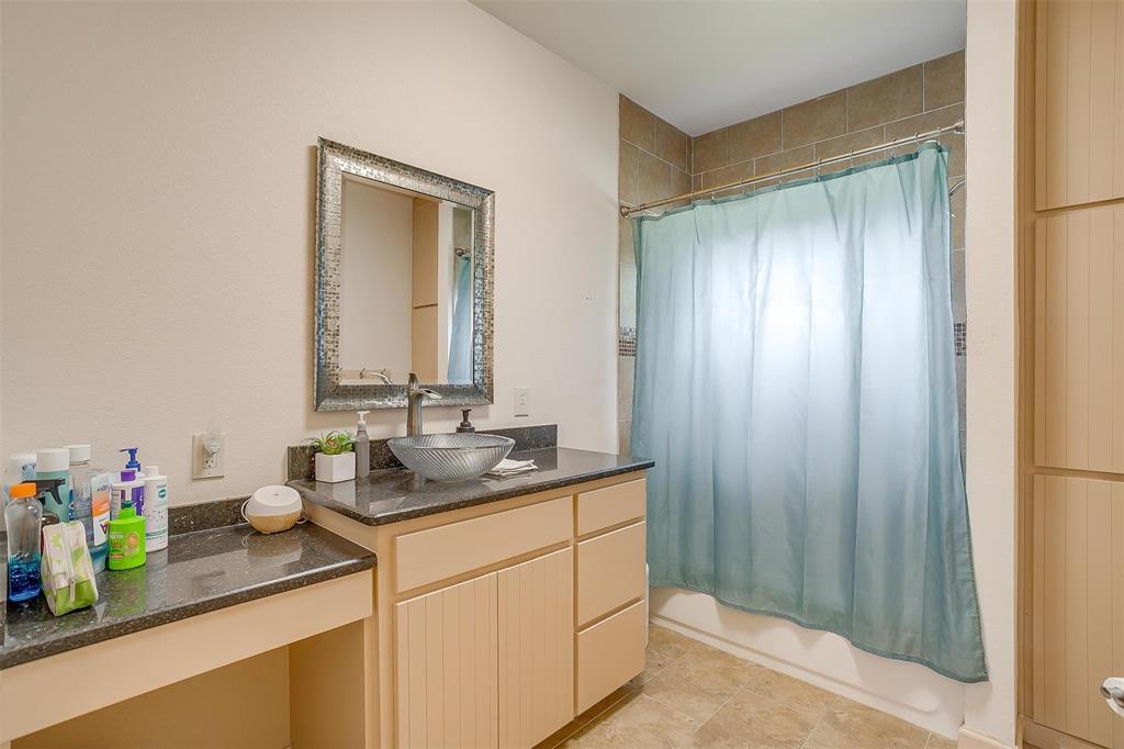 383 County Rd 3672 Property Photo 18