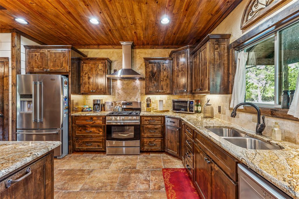 2113 County Road 2012 Property Photo 28