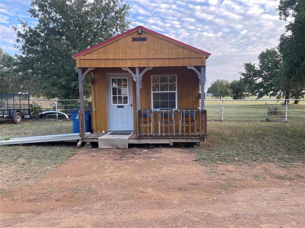 2502 Us Highway 183 Property Photo 4