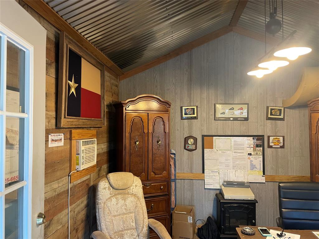 2502 Us Highway 183 Property Photo 6