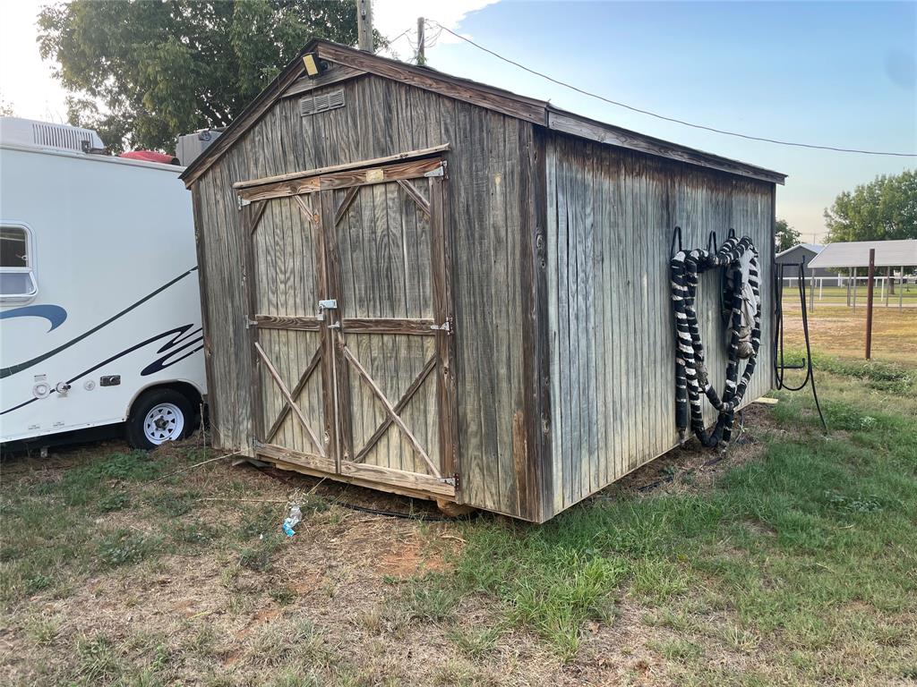 2502 Us Highway 183 Property Photo 13