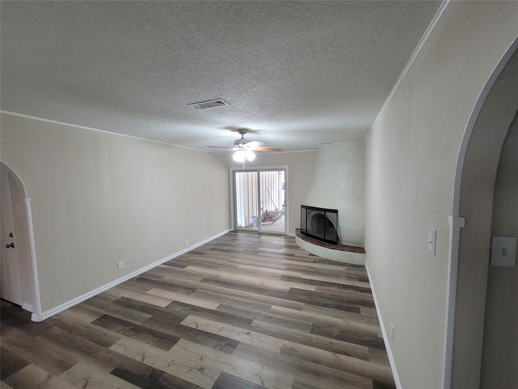 1740 Brown Trail Property Photo 3