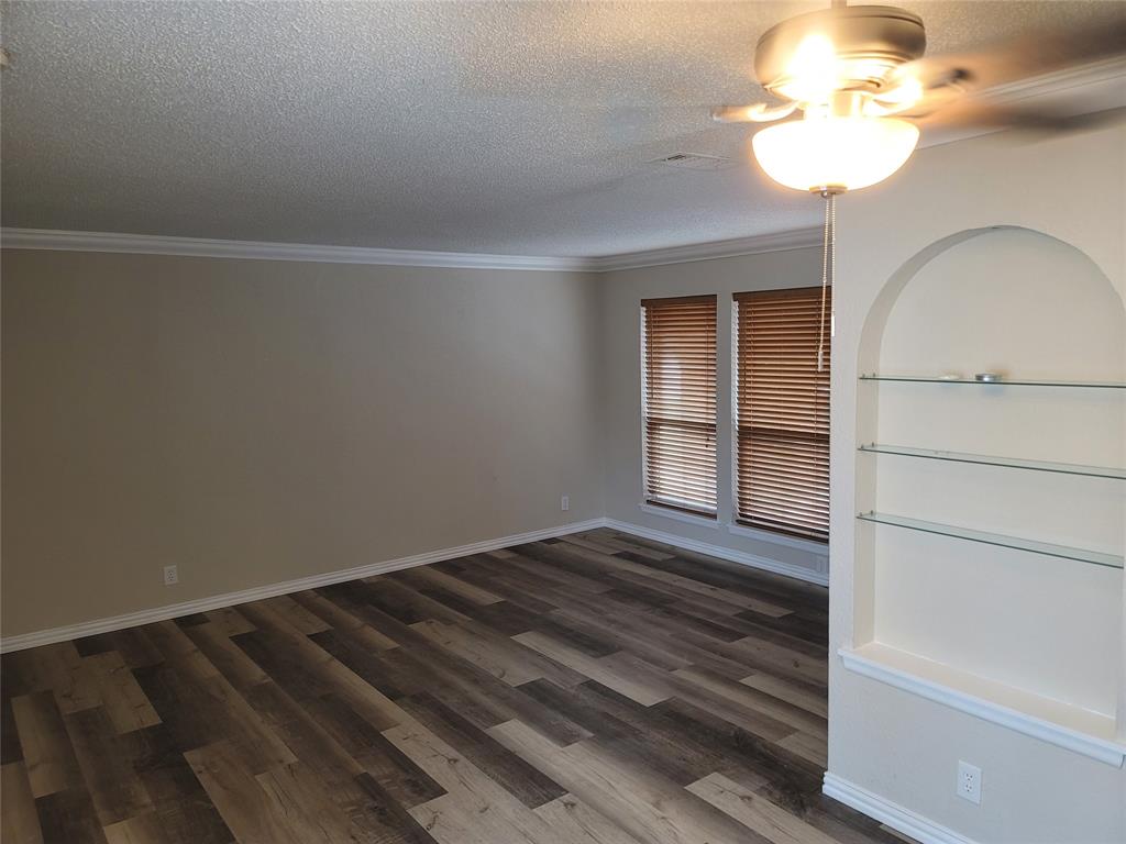 1740 Brown Trail Property Photo 4