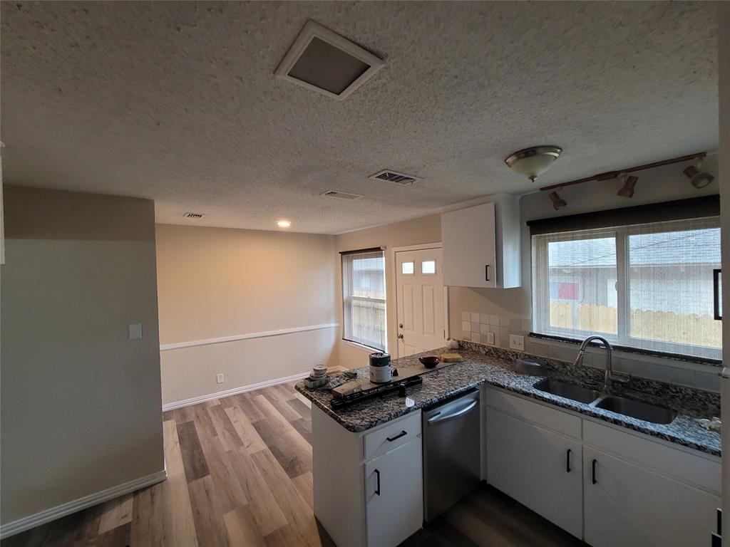 1740 Brown Trail Property Photo 7