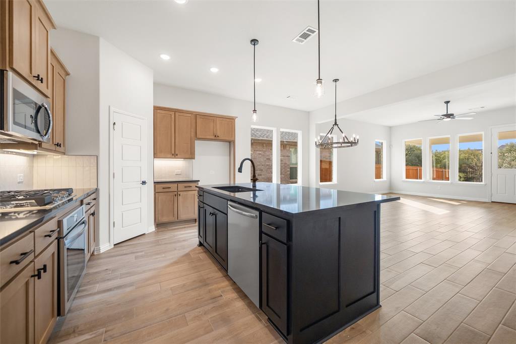 441 Pickett Creek Drive Property Photo 8