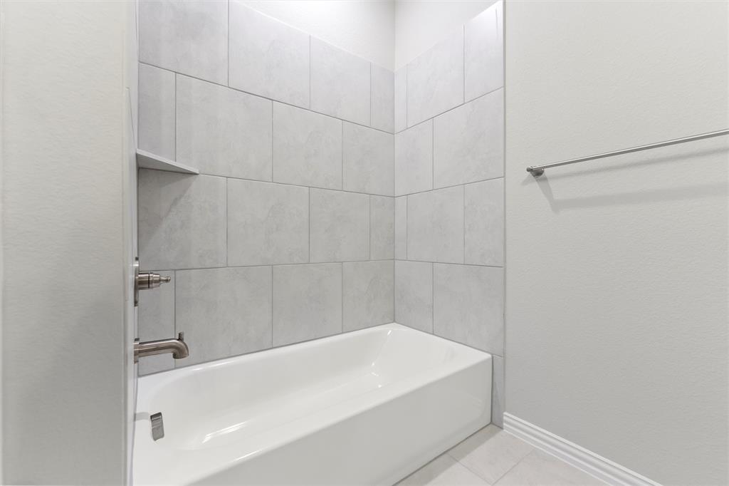 404 Pickett Creek Drive Property Photo 9