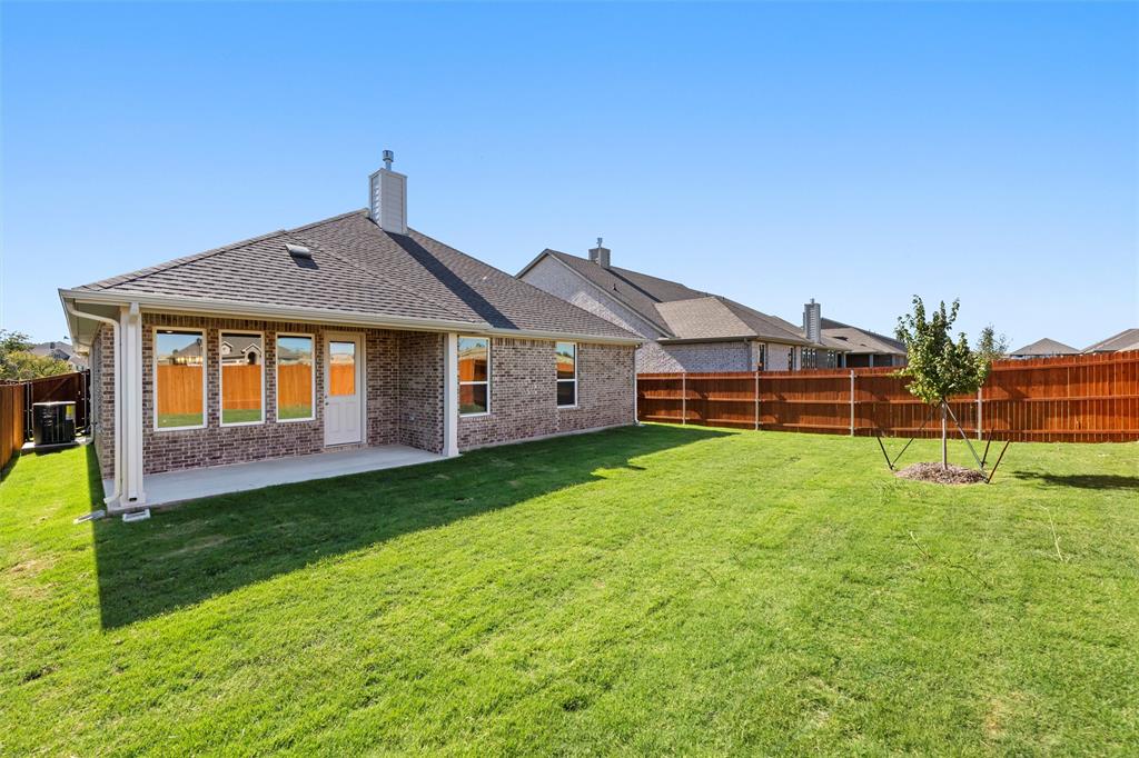 404 Pickett Creek Drive Property Photo 28