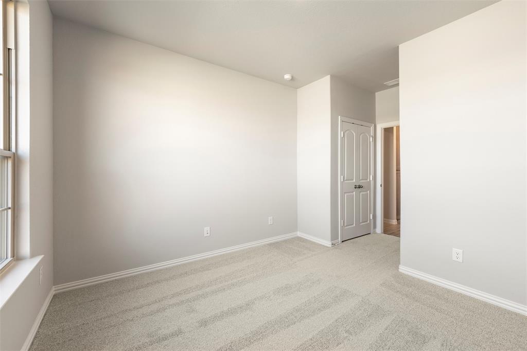 15061 Green Bluff Drive Property Photo 8