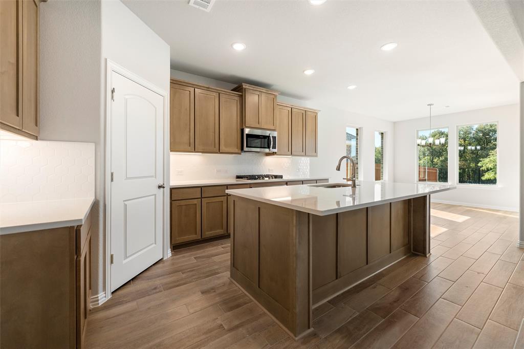 15061 Green Bluff Drive Property Photo 18