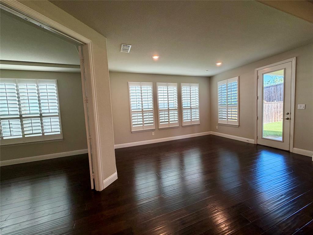 2705 Walnut Creek Lane Property Photo 10