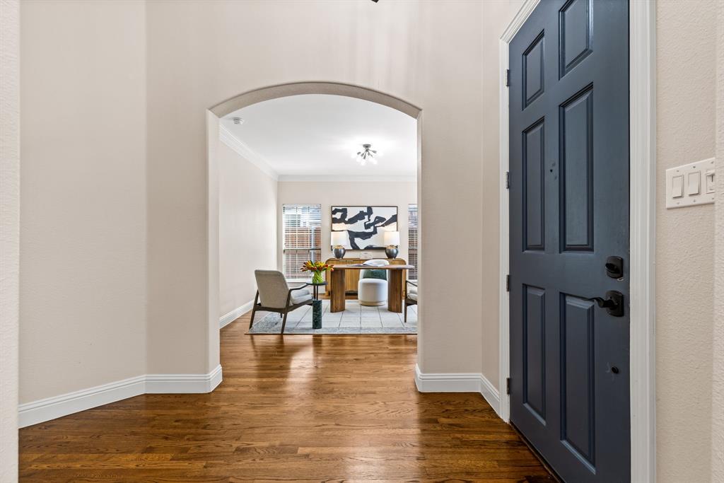 8204 Ridgelea Street Property Photo 2