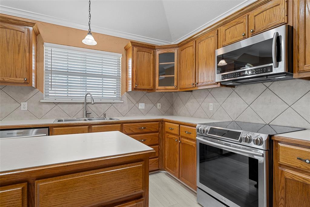 1110 Springhill Street Property Photo 8