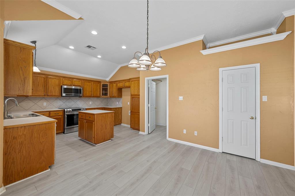 1110 Springhill Street Property Photo 10