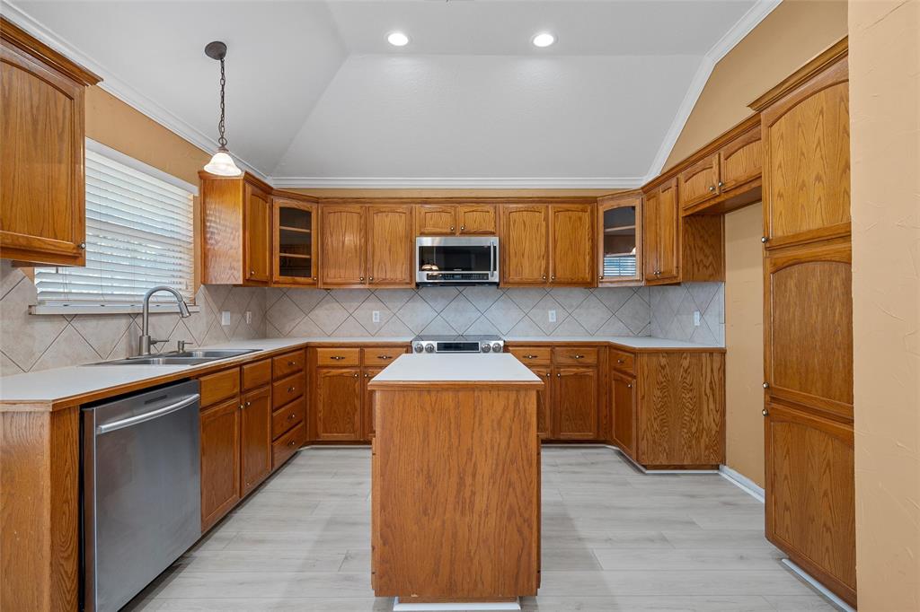 1110 Springhill Street Property Photo 11