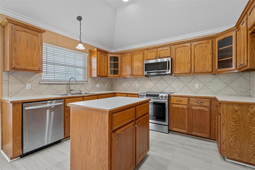 1110 Springhill Street Property Photo 12