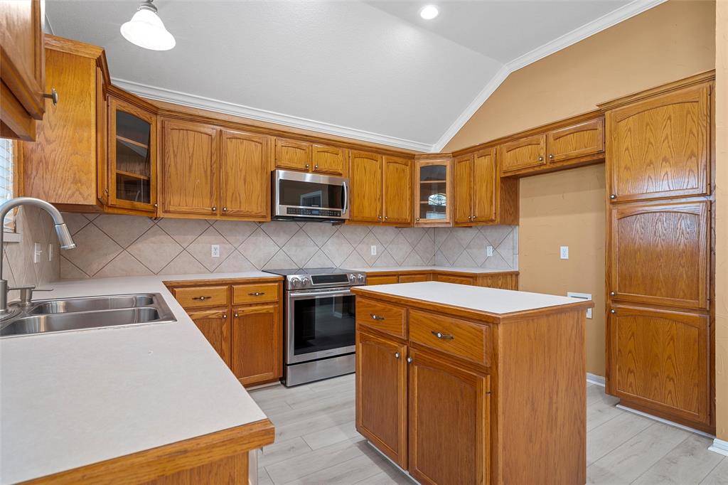 1110 Springhill Street Property Photo 13