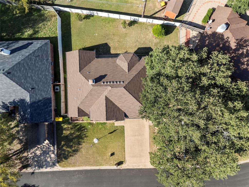 1110 Springhill Street Property Photo 32