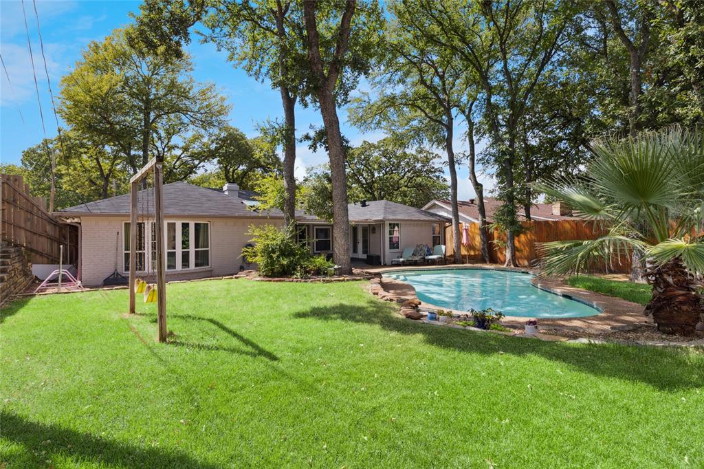 7404 Forrest Lane Property Photo 2