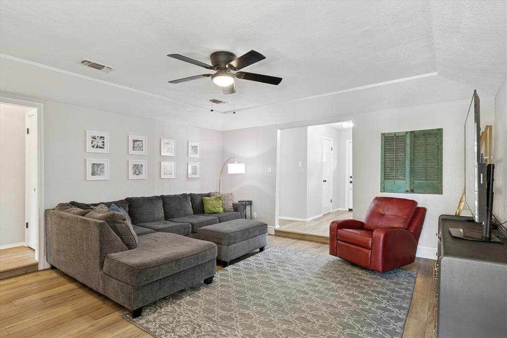 7404 Forrest Lane Property Photo 7