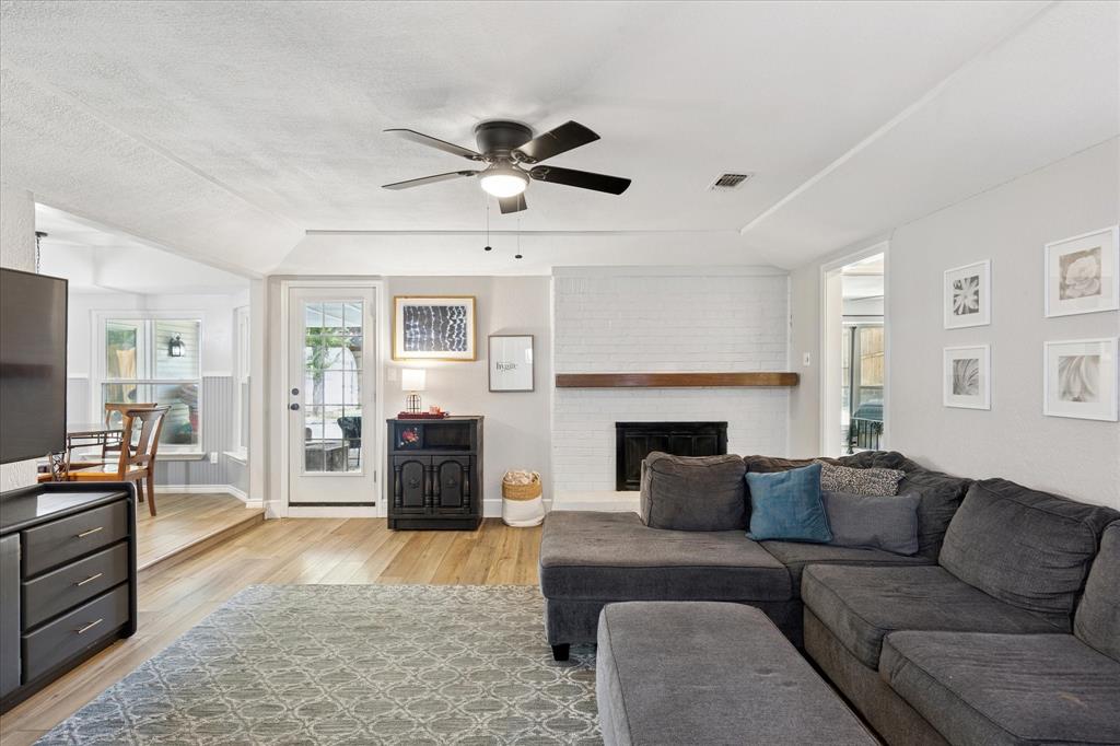 7404 Forrest Lane Property Photo 8