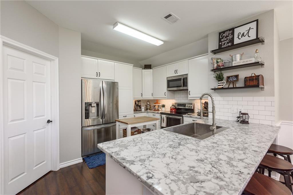 2600 Clubhouse Drive Property Photo 14