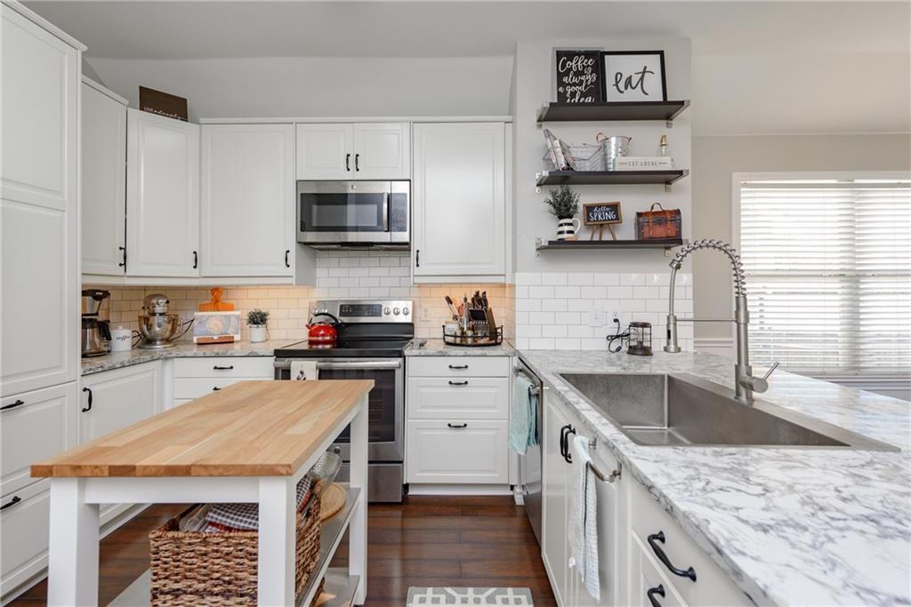 2600 Clubhouse Drive Property Photo 16