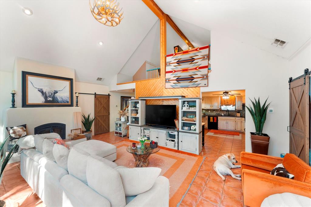 15 Cr 4896 Property Photo 21