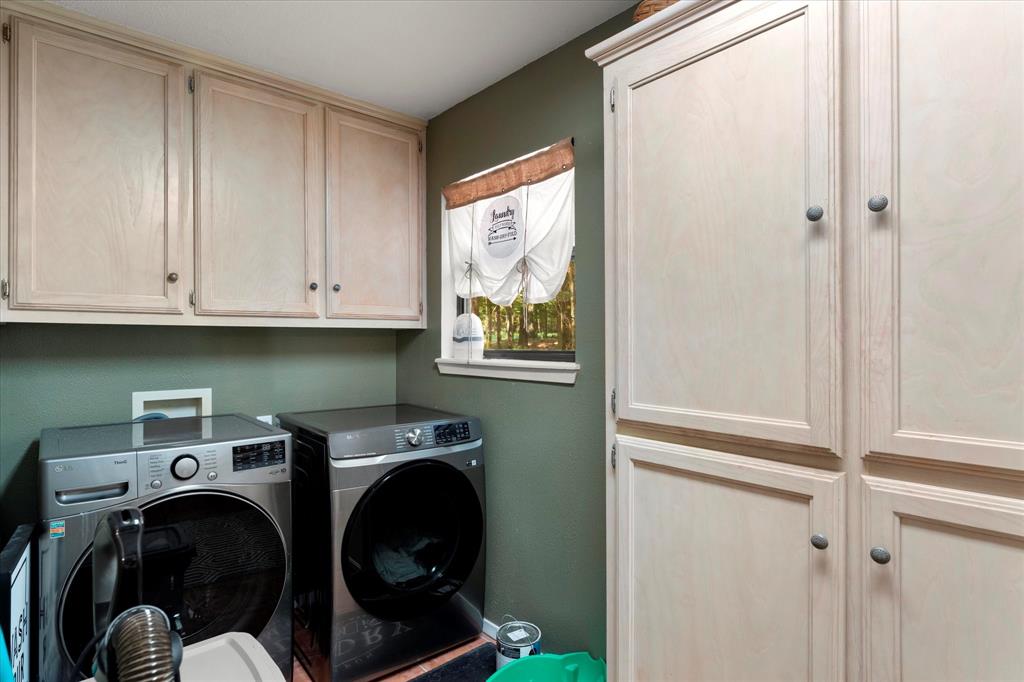 15 Cr 4896 Property Photo 40
