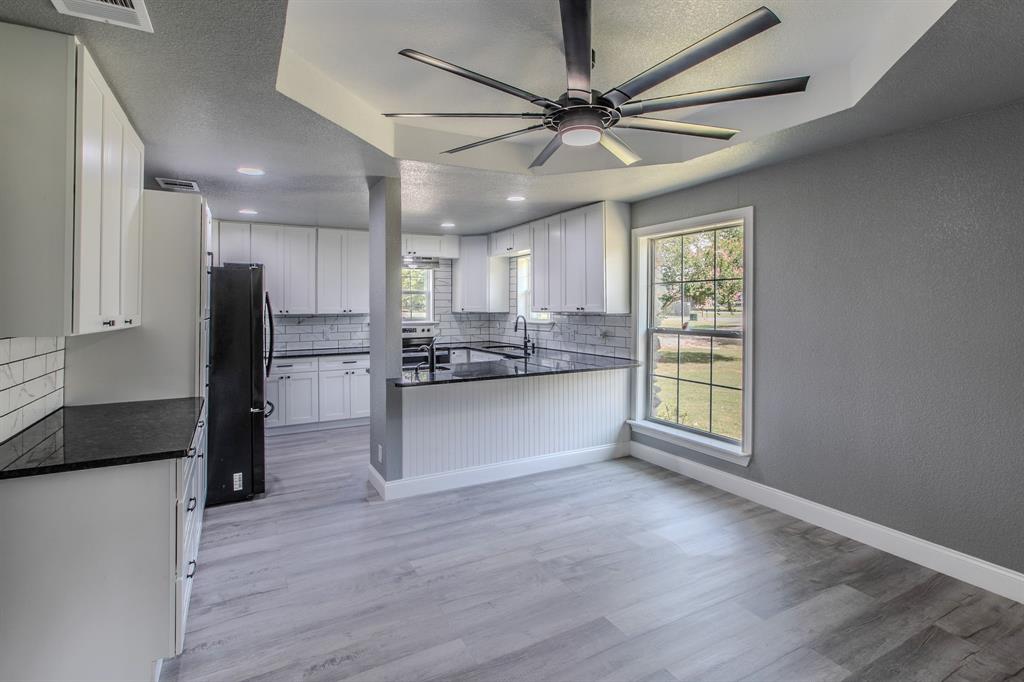 768 Elmwood Drive Property Photo 3